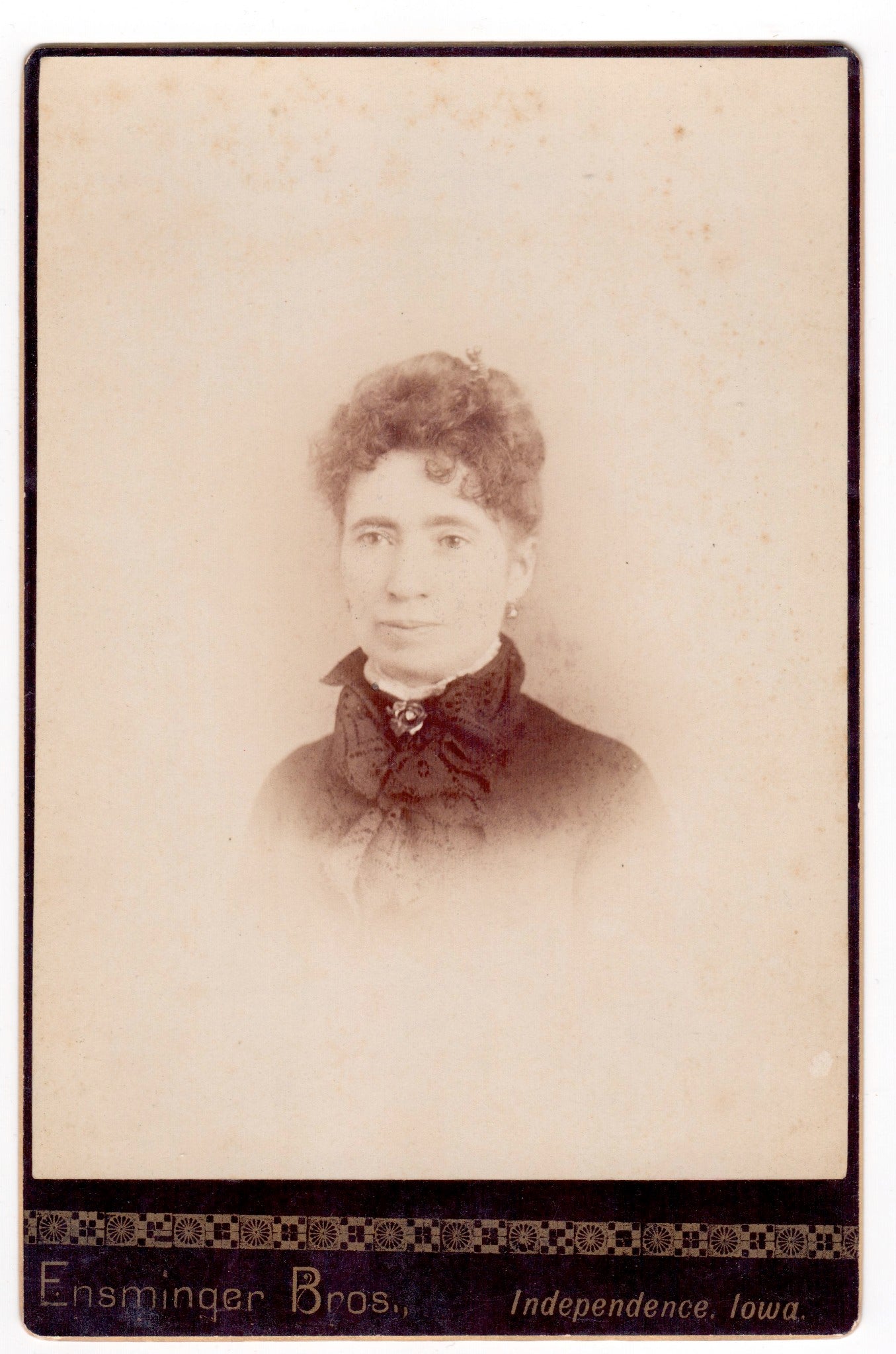 Original Antique Photo Cabinet Card Lady Portrait Independence Iowa - Dahlströms Fine Art