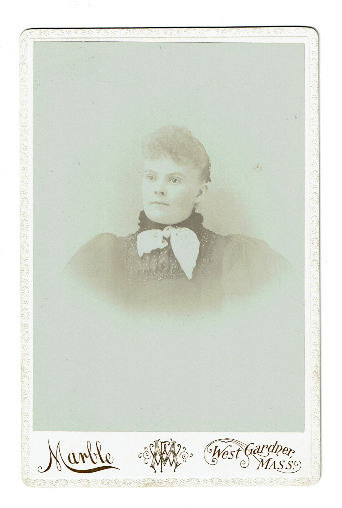 Antique Photo Cabinet Card Lady Portrait Gardner Massachusetts Photograph - Dahlströms Fine Art
