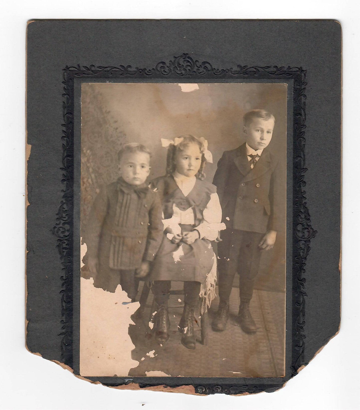 Antique Photo - Photography - Photo of Three Children - Two Boys and One Girl - Dahlströms Fine Art